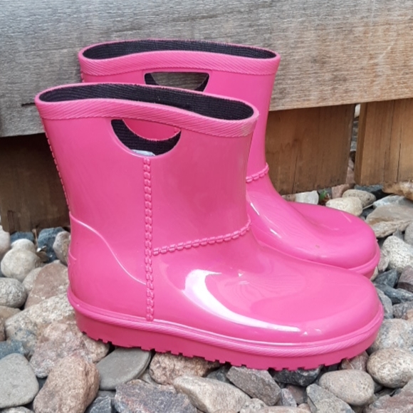 ugg rain boots pink